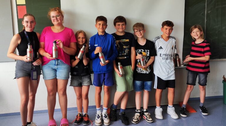 „Coole Flaschen für kluge Köpfe – Danke, Vector Stiftung!“