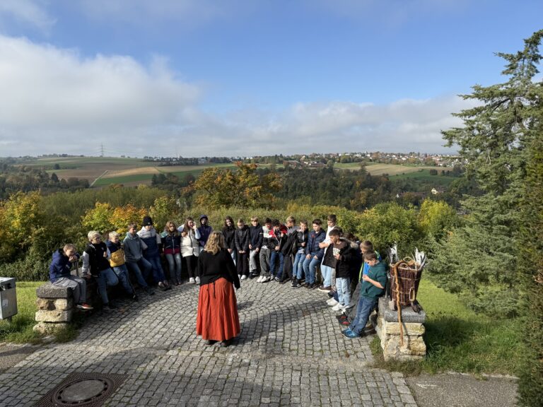 Auf den Spuren von Dichtern und Märchen – Ausflug der Klasse 5a nach Marbach